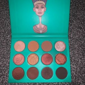 Juvias Place the nubian Palette